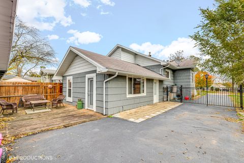 A home in Oak Forest