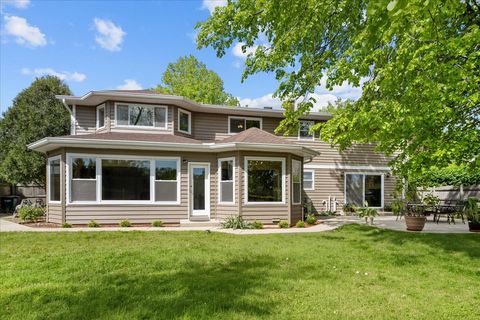 Tiny photo for 2925 Parkside Drive, Highland Park, IL 60035 (MLS # 12685702)