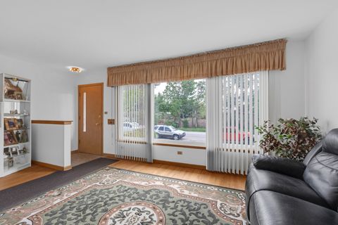Tiny photo for 5119 N Oriole Avenue, Harwood Heights, IL 60706 (MLS # 12653128)