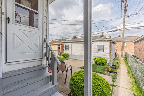 Tiny photo for 5119 N Oriole Avenue, Harwood Heights, IL 60706 (MLS # 12653128)