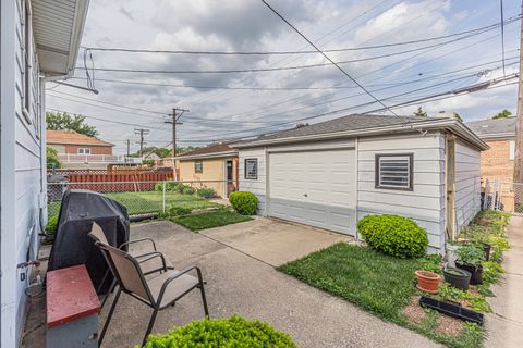 Tiny photo for 5119 N Oriole Avenue, Harwood Heights, IL 60706 (MLS # 12653128)