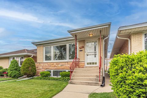 Tiny photo for 5119 N Oriole Avenue, Harwood Heights, IL 60706 (MLS # 12653128)