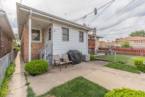 Tiny photo for 5119 N Oriole Avenue, Harwood Heights, IL 60706 (MLS # 12653128)