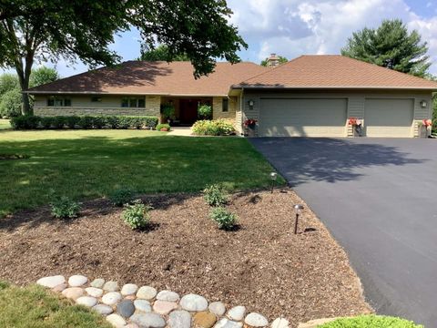 Photo of 68 Oak Creek Drive, Yorkville, IL 60560 (MLS # 12568780)