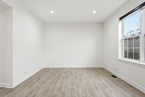 Tiny photo for 1124 Bartholdi Court, Carol Stream, IL 60188 (MLS # 12580849)