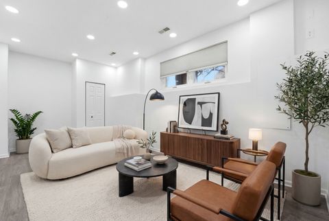 Tiny photo for 1124 Bartholdi Court, Carol Stream, IL 60188 (MLS # 12580849)