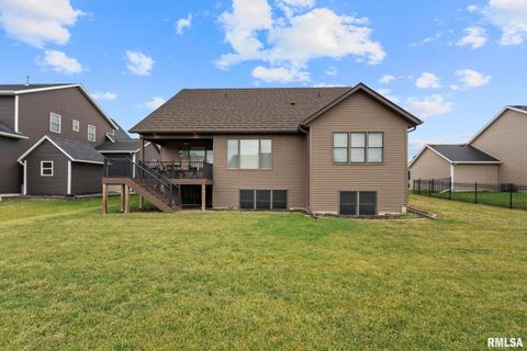 Tiny photo for 1422 Racine Court, Davenport, IA 52804 (MLS # QC4268335)