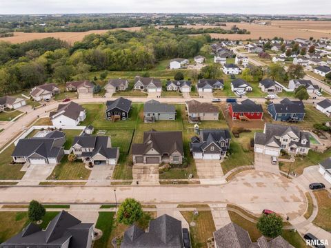 Tiny photo for 1422 Racine Court, Davenport, IA 52804 (MLS # QC4268335)