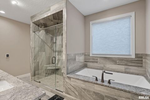 Tiny photo for 1422 Racine Court, Davenport, IA 52804 (MLS # QC4268335)