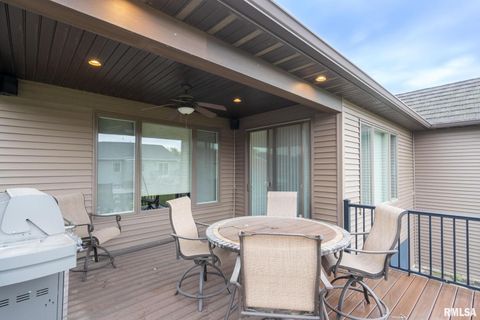 Tiny photo for 1422 Racine Court, Davenport, IA 52804 (MLS # QC4268335)