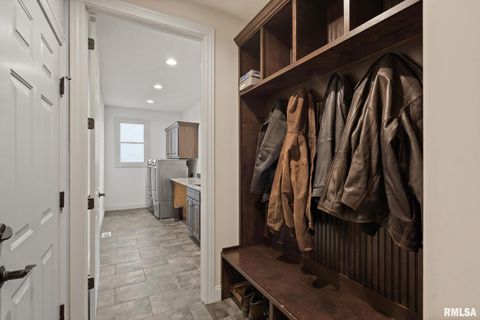 Tiny photo for 1422 Racine Court, Davenport, IA 52804 (MLS # QC4268335)