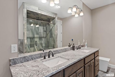 Tiny photo for 1422 Racine Court, Davenport, IA 52804 (MLS # QC4268335)