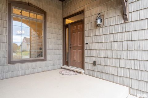 Tiny photo for 1422 Racine Court, Davenport, IA 52804 (MLS # QC4268335)