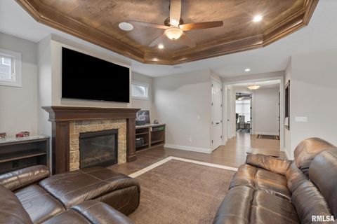 Tiny photo for 1422 Racine Court, Davenport, IA 52804 (MLS # QC4268335)