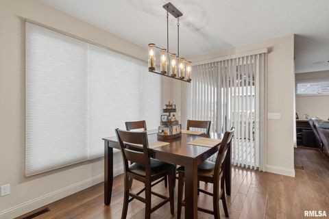 Tiny photo for 1422 Racine Court, Davenport, IA 52804 (MLS # QC4268335)