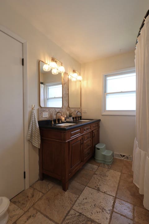 Tiny photo for 510 W Millns Court, Addison, IL 60101 (MLS # 12734042)