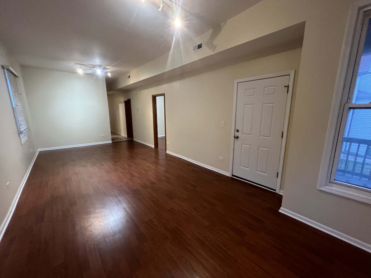 2028 N Hamlin Avenue 1