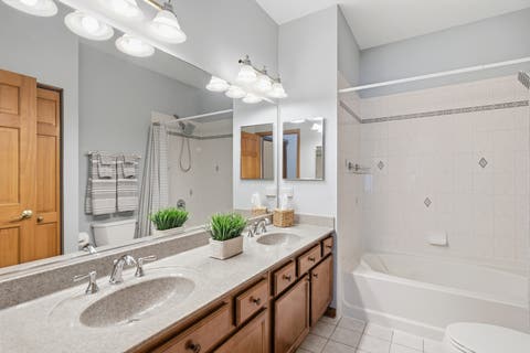 Tiny photo for 5560 Cambridge Way, Hanover Park, IL 60133 (MLS # 12732207)