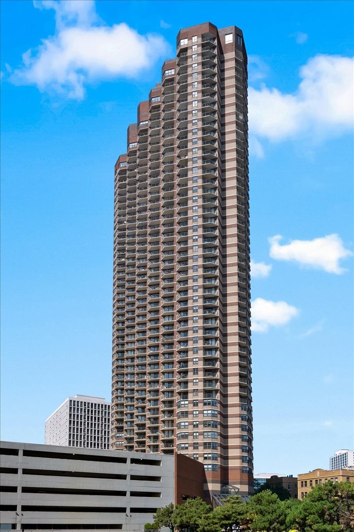 3660 N Lake Shore Drive 1407