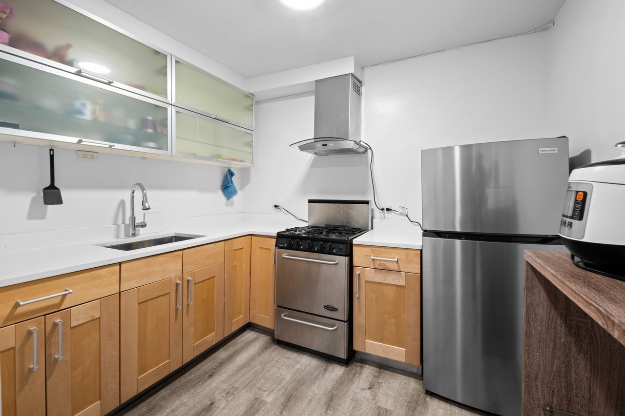 1451 E 55th Street 225N