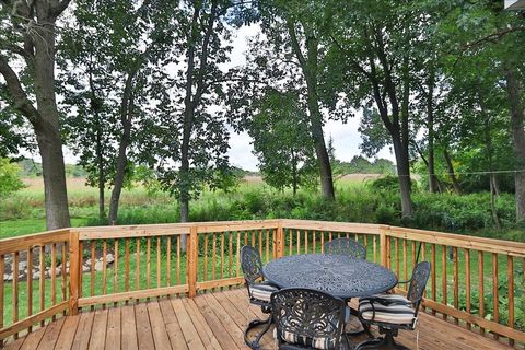 Tiny photo for 547 Lakeview Court, Bartlett, IL 60103 (MLS # 12445201)