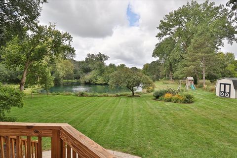 Tiny photo for 547 Lakeview Court, Bartlett, IL 60103 (MLS # 12445201)