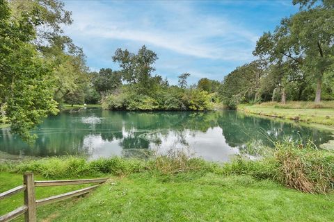 Tiny photo for 547 Lakeview Court, Bartlett, IL 60103 (MLS # 12445201)