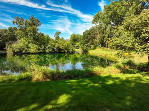 Tiny photo for 547 Lakeview Court, Bartlett, IL 60103 (MLS # 12445201)