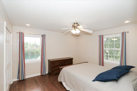 Tiny photo for 547 Lakeview Court, Bartlett, IL 60103 (MLS # 12445201)