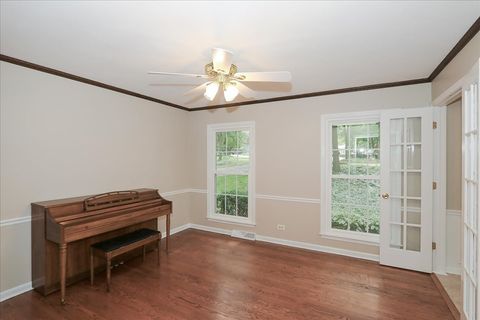 Tiny photo for 547 Lakeview Court, Bartlett, IL 60103 (MLS # 12445201)