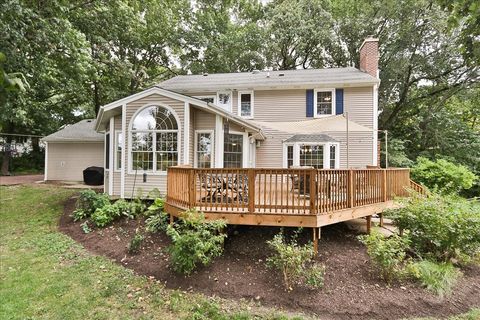 Tiny photo for 547 Lakeview Court, Bartlett, IL 60103 (MLS # 12445201)