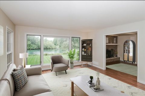 Tiny photo for 547 Lakeview Court, Bartlett, IL 60103 (MLS # 12445201)