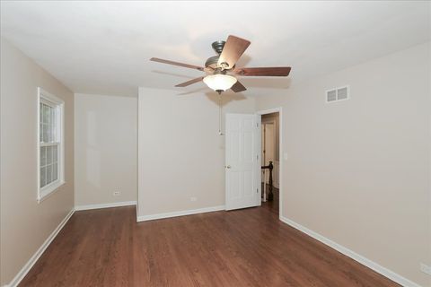 Tiny photo for 547 Lakeview Court, Bartlett, IL 60103 (MLS # 12445201)