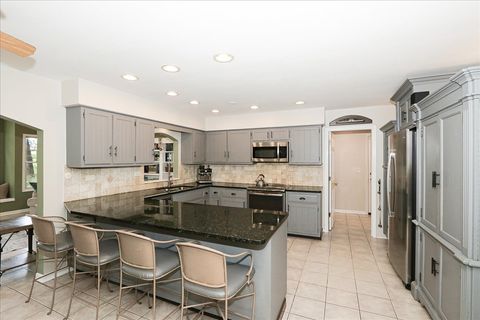 Tiny photo for 547 Lakeview Court, Bartlett, IL 60103 (MLS # 12445201)