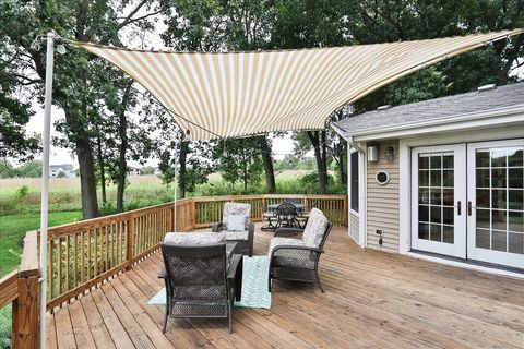 Tiny photo for 547 Lakeview Court, Bartlett, IL 60103 (MLS # 12445201)