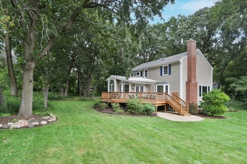 Tiny photo for 547 Lakeview Court, Bartlett, IL 60103 (MLS # 12445201)