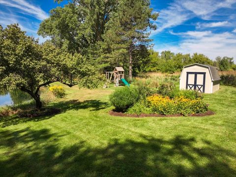 Tiny photo for 547 Lakeview Court, Bartlett, IL 60103 (MLS # 12445201)