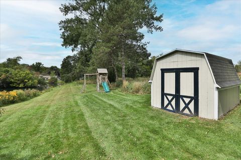 Tiny photo for 547 Lakeview Court, Bartlett, IL 60103 (MLS # 12445201)