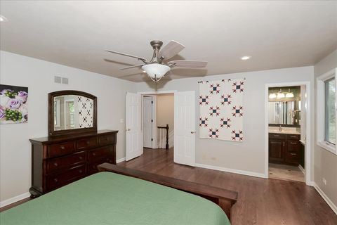 Tiny photo for 547 Lakeview Court, Bartlett, IL 60103 (MLS # 12445201)
