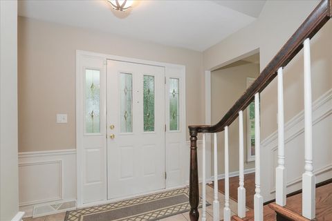 Tiny photo for 547 Lakeview Court, Bartlett, IL 60103 (MLS # 12445201)