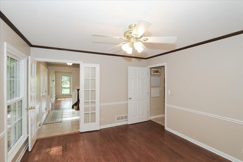Tiny photo for 547 Lakeview Court, Bartlett, IL 60103 (MLS # 12445201)