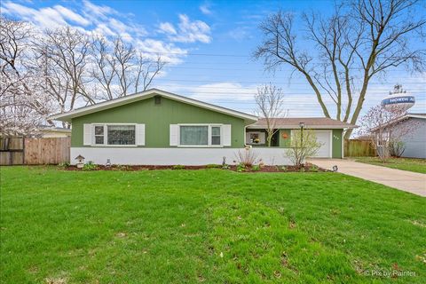 Photo of 422 Princeton Drive, North Aurora, IL 60542 (MLS # 12617838)