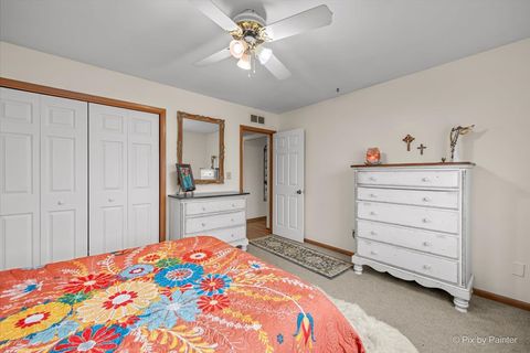 Tiny photo for 422 Princeton Drive, North Aurora, IL 60542 (MLS # 12617838)