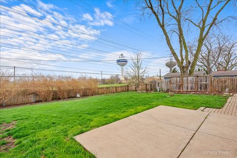 Tiny photo for 422 Princeton Drive, North Aurora, IL 60542 (MLS # 12617838)