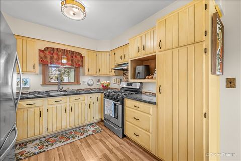 Tiny photo for 422 Princeton Drive, North Aurora, IL 60542 (MLS # 12617838)