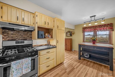 Tiny photo for 422 Princeton Drive, North Aurora, IL 60542 (MLS # 12617838)