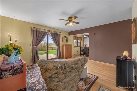 Tiny photo for 422 Princeton Drive, North Aurora, IL 60542 (MLS # 12617838)