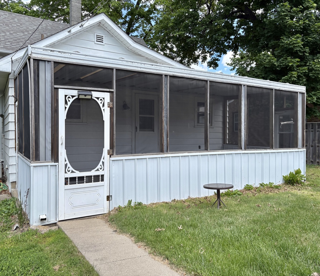 203 E Van Buren Street