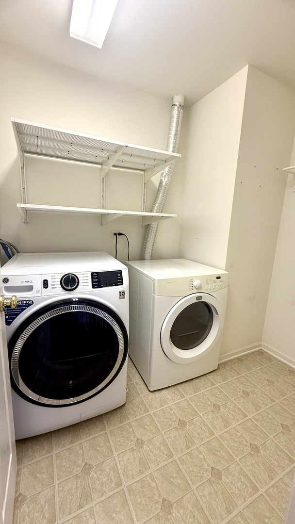 Round Lake, Illinois 60073, United States, 3 Bedrooms Bedrooms, ,3 BathroomsBathrooms,Residential,Active,197016