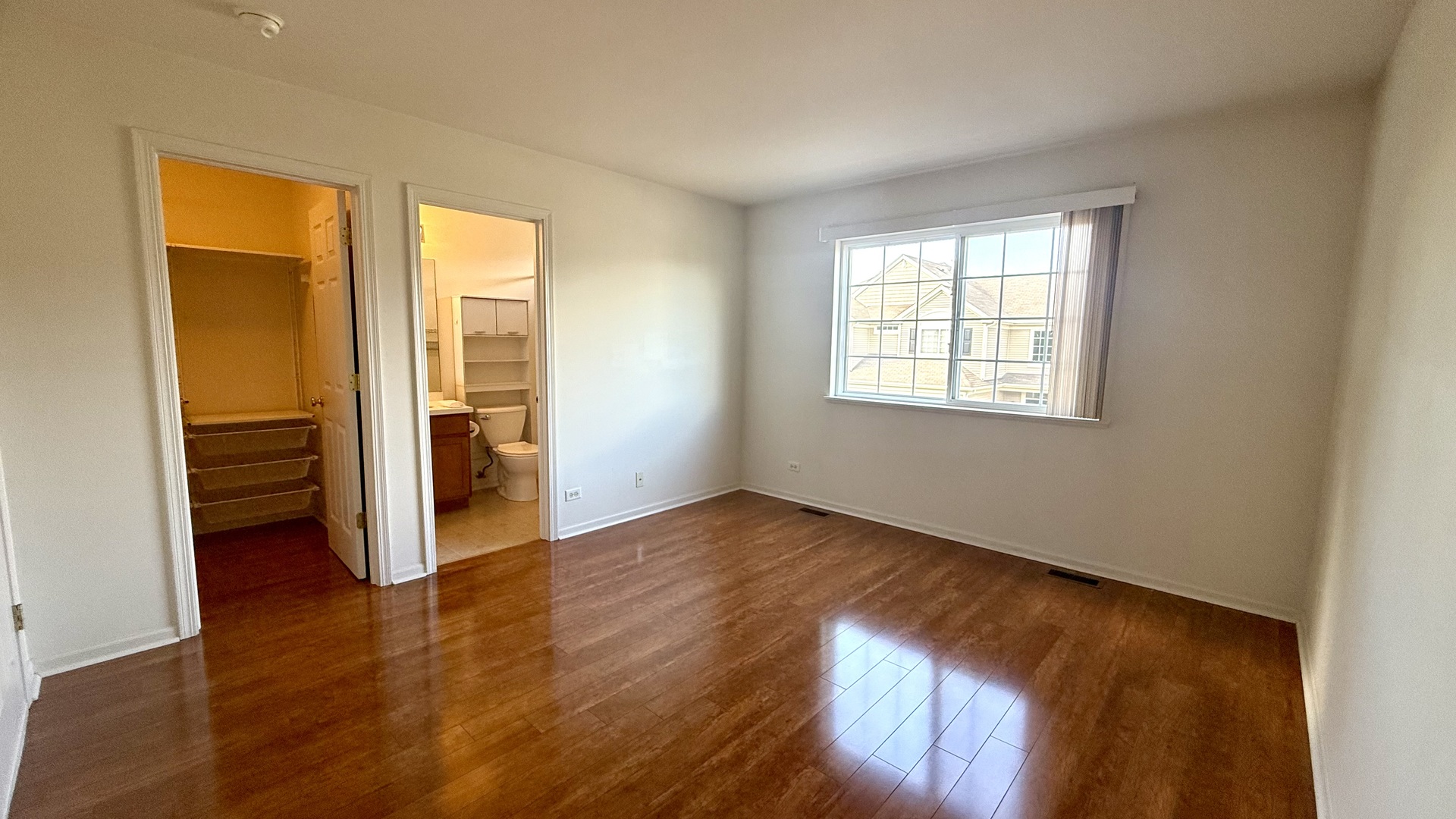 Round Lake, Illinois 60073, United States, 3 Bedrooms Bedrooms, ,3 BathroomsBathrooms,Residential,Active,197016